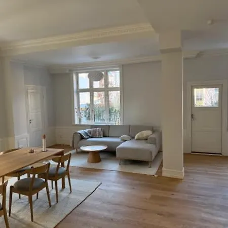 Exclusive Frederiksberg With 3 Bedrooms *