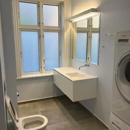Exclusive Frederiksberg With 3 Bedrooms Apartment Copenhagen
